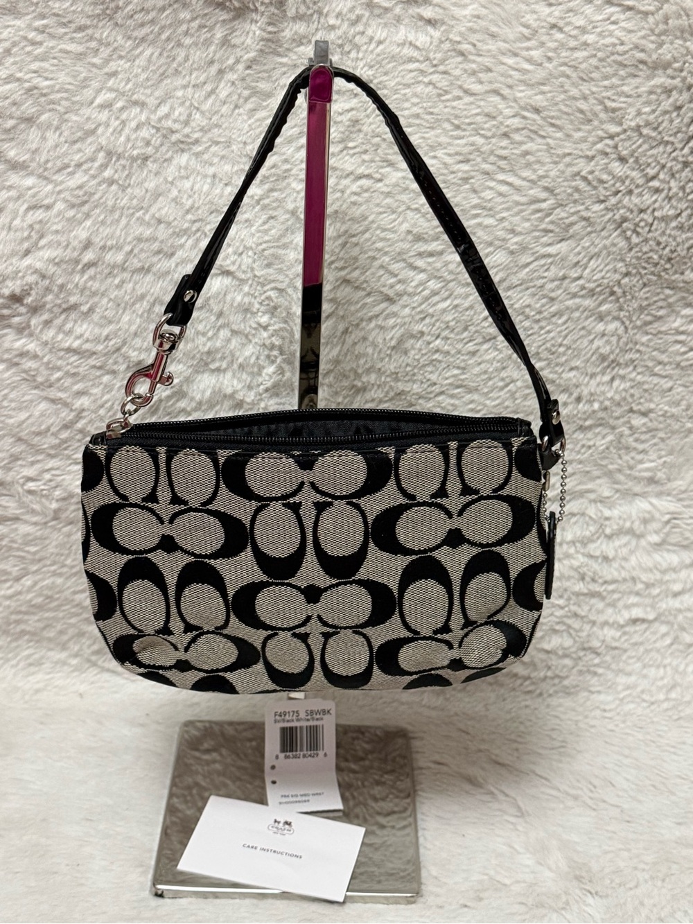 Coach Black and Gray Signature Canvas Turnlock Wristlet Bag - Picture 5 of 8